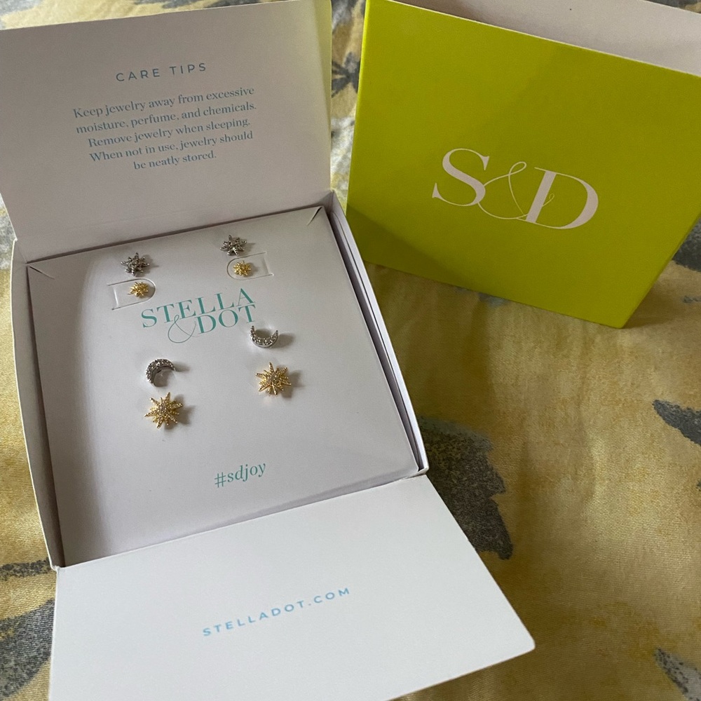 Star Struck Stud Set *New* S & D